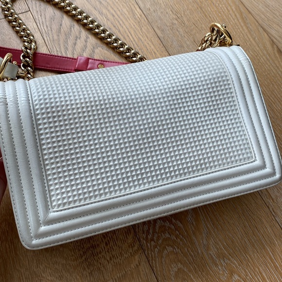 CHANEL Leather Medium Cube Boy Bag Shoulder Bag - Picture 14 of 15